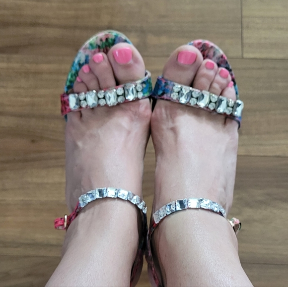 Stiletto Heels Zigi Soho size 7.5 Floral print with clear crystal gemstones - Picture 4 of 7